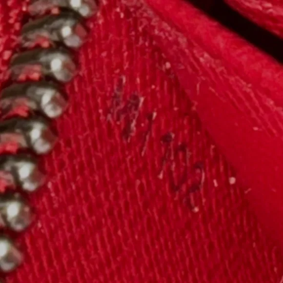 Louis Vuitton Epi Leather Zippy - Picture 12 of 12